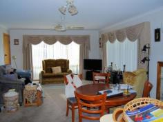 4/23 Dodgin Street Wynyard Tas 7325 NEW PRICE $199,900 Yes folks so convenient it is only 100m to main street. Sun, sun and more sun! This very smart unit has top quality blinds, drapes and carpets. New electric oven with 2 bedrooms both with built-ins. Open plan living catching the morning and afternoon sun, plus a garage with internal access. And to top it off, an enclosed glass porch to enjoy some timeout. Currently leased at $220.00 per week. Read more at http://wynyard.ljhooker.com.au/7TDFD3#OIczxHGXMFVcMDuo.99
