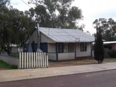 11 Henry St Toodyay WA 6566 WHAT AN INVESTMENT What value is this? 685sqm of land with a 3 bed cottage, open plan living with open fireplace and renovated kitchen and good old fashioned polished hardwood floors. There are two double size bedrooms and a good size back bedroom, laundry, separate toilet and bathroom with jarrah wood features. Decked veranda at the front and patio at the back with garden shed and secure area for your little dog. This cottage is ideal as a starter home, investor, a downsizer for a couple or roomy for a single. No great hills to climb to go shopping and just a stone's throw from the Medical Centre and Club. General Features Property Type: House Bedrooms: 3 Bathrooms: 1 Land Size: 685 m² (approx) Indoor Features Toilets: 1 Air Conditioning Other Features Close to Schools,Close to Shops,Fireplace(s),Polished Timber Floor