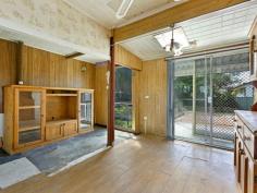 27 Oxley Rd Killarney Vale NSW 2261 UNDER CONTRACT - BOND, JUSTIN BOND'
Situated in a quality family suburb on a level 556 sq/m block; the
layout is three bedrooms, one bathroom and kitchen area, the condition
is poor with next to no wall linings, no kitchen and is not livable in
its current state. Ideal for the builder looking for a project or simply
knock it down and build a new home. Either way at this price it won't
last long!!!
Property Snapshot
Property Type:
House
Construction:
Cladding