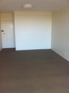 11/85 Broome St Maroubra NSW 2035 Located
within a security building this renovated unit features near new paint
and carpet throughout, 2 decent sized bedrooms (both with built in
robes), spacious lounge room, balcony with views out to Port Botany,
good bathroom and modern kitchen with gas cooking, lock up garage and an
internal laundry. Set in a peaceful location and with water views, this property is not to be missed!