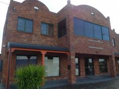 1/389 Wagga Road, Albury NSW 2640 Great Exposure
Open plan office/showroom/shop. Great exposure/high traffic/ next to
Smarts Cakes. Long or short term lease available. Approx 100 sqm space
available.