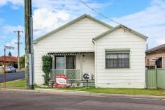 196 Fullerton St Stockton NSW 2295 Located in Fullerton St this home situated on a corner block with offers
- 4 Great size bedroom (3 with built ins)
- Large family room
- New Kitchen
- 2 Bathrooms
- Laundry
- Single detached garage
- Single attached carport
- Great size yard
- Air Conditioning
- Timber Floor boards
