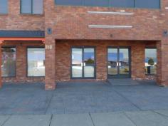 1/389 Wagga Road, Albury NSW 2640 Great Exposure
Open plan office/showroom/shop. Great exposure/high traffic/ next to
Smarts Cakes. Long or short term lease available. Approx 100 sqm space
available.