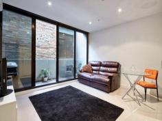Melbourne VIC, 3000 This two bedroom, modern apartment in quiet position off Little Collins Street in Melbourne's inner city. Very close to transport, shopping and cafes. Comprising entry with open plan kitchen to lounge room, sliding door leading to outdoor balcony, bedroom, central bathroom with laundry facilities. Excellent rooftop entertaining area, with panoramic views of city and skyline. This is a great investment or first home, don't miss this great opportunity. - See more at: http://www.professionals.com.au/real-estate/property/745429/for-sale/house/vic/melbourne-3000/#sthash.GW6eTEbC.dpuf