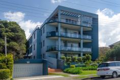 9/72 Corrimal Street Wollongong, NSW 2500 A luxurious house-sized apartment boasting a full renovation and enviable location. Grand open plan living with room for 2 sitting areas plus huge dining. 3 large bedrooms all with BIW's, main with ensuite. Oversized North East covered balcony ideal for entertaining. Enjoy the beach, cafes and restaurants at your doorstep.