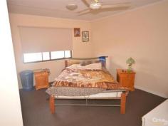 287 Fairymead Rd Bundaberg North QLD 4670 $259,000 Neg A beaut family home, high & dry in Bundaberg North. Optional 3 or 4
bedroom home or 3 plus a large office. Dream, polished timber kitchen
serviced by hotplates & under bench oven, cork tiles & ceiling
fans throughout, spacious lounge , double size shower with timber vanity
& cupboards, covered outdoor entertainment area plus cool side
patio's. NO rear neighbours, backing onto pony club grounds. 2 car
garage with tool shop & rear yard access.
Available for investment or home buyers, Value packed @ $259,000 Neg