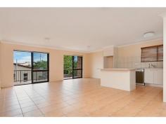 5/63 Neerim Drive Mooloolaba Qld 4557 $305,000 The address says it all close to everything, yet private. This two
bedroom unit, private because it is over the garages in a small complex
of 5, has features such as renovated kitchen with island bar, separate
laundry area and lockup garage. Close to shops and transport, as well as
the Mooloolah River, there is little to spend except for your touches.
With a long balcony for outdoor living, walk to everything, privacy this
little gem won't last.