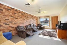 1/119 Porpoise Crescent Bligh Park NSW 2756 Property Features Property ID 11435233 Bedrooms 3 Bathrooms 1 Garage 1 Land Size 300 Square Mtr approx. Air Conditioning Yes Alarm System Yes Built In Robes Yes Fully Fenced Yes Outdoor Ent Yes Remote Garage Yes Reverse Cycle Yes Secure Parking Yes Shed Yes * Three big bedrooms with built in wardrobes * Separate lounge and meals area * Single garage with internal access * Reverse cycle ducted air conditioning * Large Yard * Backs onto Windsor Downs Reserve * Great location, walk to schools and bus at door * Currently tenanted at $370 per week. * Don't miss out. * Call Allan Ingleton on 0417234149 today