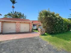 2/2 Cornwall Avenue Gorokan NSW 2263 In a brilliant location close to schools, shops and transport, this is perfect for the downsizer or an astute investment.
Consisting of gorgeous raked ceilings which add loads of character, a
courtyard if you have pets plus split air-conditioning to stay
comfortable all year round.
Dont leave it too late to inspect call Aaron Reibelt on 0414 664 438.
Property Snapshot
Property Type:
Duplex
Construction:
Brick Veneer
Features:
Built-In-Robes
Close to schools
Close to Transport
Courtyard