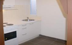 2a/ 50 Warren Road MARRICKVILLE NSW 2204 LOCATION: Situated metres from shops, parks and transport. FEATURES: This flatette offers studio style accommodation, the premises has been freshly painted throughout, separate updated kitchen with bar fridge and microwave, renovated internal bathroom with internal laundry facilities. this is one to inspect and wont last long.
