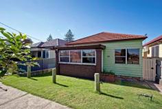 188 Douglas St Stockton NSW 2295 Located in a great part of Stockton this property is situated on a great
505m2 block offering back access. With great size rooms and large yard
this property is sure to impress. Offering solid timber flooring
throughout,neat and tidy kitchen and bathroom and plenty of storage.