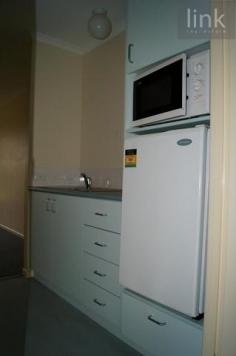 35/7 Severin Court Thurgoona NSW 2640 VILLAGE LIFE APARTMENT
One bedroom apartment available in a secure and well managed aged care facility. * One bedroom with BIR's, lounge/dining, ensuite & kitchen * Kitchen includes fridge, microwave, sink & cupboard * Bathroom includes laundry tub & space for washing machine * Split system for heating & cooling * A south facing private patio & covered front verandah * Covered walkways between all units & community centre * Bus stop at the front of the complex * Across from Plaza The
village is run by caring managers that supply home cooked meals daily.
The tenants have access to a communal dining room which is also used for
social gatherings. Currently tenanted at $175 per week.