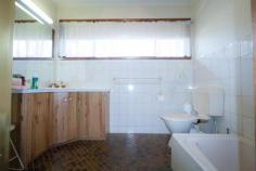29 Shackell Street ECHUCA VIC 3564 FOR SALE $282,000 Situated on a large block in an established area of Echuca, is this three bedr0om home (main with ensuite) that is presented to you in immaculate condition. The home comprises two living areas, kitchen/dining, ducted cooling and gas heating. Outside is a three car garage with ensuite facilities. This home presents an ideal opportunity for the first home buyer or the astute investor. Rental Potential - $300.00 per week