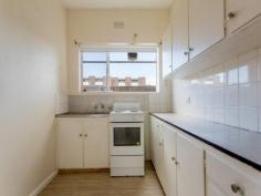 4/396 Nepean Highway Frankston VIC 3199 Beach Baby.. Inspect anytime by appointment. Located beach side of Nepean Highway, backing onto Kananook Creek and approx. 400 metres walk to the beach , this quaint two bedroom ground floor apartment offers affordable living in a sought after location. Close to transport and shopping centres, secure remote gated access and off street parking. General Features Property Type: Unit Bedrooms: 2 Bathrooms: 1