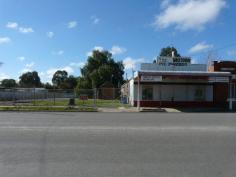 31-35 MURRAY STREET Tocumwal NSW 2714 High Profile Commercial Opportunity For Sale SOLID BRICK COMMERCIAL SHED & YARD IN PRIME POSITION EXCELLENT BUILDING WITH SLIDING DOOR ACCESS TO REAR FULL SECURITY FENCE TOILET FACILITY OFFICE SPACE WASH BAY AREA Sale Details $275,000 Features General Features Property Type: Warehouse Bedrooms: 0 Bathrooms: 1 Land Size: 1090 m² (approx) Outdoor Carport Spaces: 2 Inspections Inspections by appointment only