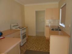 4/26a Baird Crescent Tamworth NSW 2340 $225,000 This is the perfect opportunity to invest in your future retirement. A pleasant complex of 4 in a quiet area and located to the rear. This villa has 2 good sized bedrooms with built in robes, fresh kitchen and good sized private rear yard. Currently tenanted at $270.00/week (expires Feb 2015) Quarterly Outgoings: Neighbourhood Association costs $148.50 & Council Rates: $486.54 This is an economical investment and a great option for retirement. Property Details Bedrooms 2 Bathrooms 1 Garages 1 Contact Details Agent: Penny Webb Phone: 02 6766 5266 Mobile: 0404 097 318