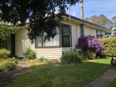 9 Park St Glenthompson VIC 3293 For Sale $125,000 Spacious family home on large double block (2
titles) close to Grampians National Park and other popular tourist
destinations. This home offers comfortable living with 3 spacious
bedrooms generous lounge and separate rumpus games room and a sunny
kitchen/dining room. Heating is a combination of gas and r/c split
system a/c. The home is surrounded by well-established and cared for
lush gardens, vegie patch, fruit trees and more. Also includes garage,
work shop, carport and caravan port. All in a quiet country town, make
the move now!