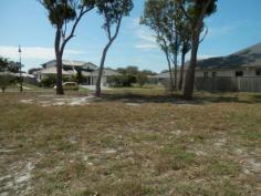 14 Sinclair Dr Tea Gardens NSW 2324 TEA GARDENS LAKES ESTATE
Perfect 602 sqm block cleared and ready to build. Imagine gazing
out across the water to reserve bushland. Ideal location in a quiet
street nestled amongst quality homes, no restrictive covenants, no time
limit to build, all services are underground. This level block has a 20
metre frontage making it ideal for the person wishing side access for
the boat/caravan. Tea Gardens/Hawks Nest offers 40kms of surf beach,
the Myall Lake & National Park. EXCLUSIVE AGENTS.
Property Snapshot
Type:
Residential Block
Features:
Building Permission
Cleared Areas
Close to School
Close to Shops
Power
Sewer Read more at