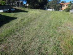 6 Dorchester Ct Terrigal NSW 2260 HIGHLY SOUGHT RARELY OFFERED
Are you tired of not being able to find your dream home in an ideal
location? Well why not build the home you have always wished for, in
this highly sought after area that is the Terrigal Estates .
1161m2 of gently sloping land opens up endless opportunities and
possibilities to build whatever you heart desires and create the
lifestyle you are looking for.
Fantastic outlook and located in a quiet cul-de-sac location, surrounded
by quality homes, and moments away from everything that draws people to
the Central Coast.
Property Snapshot
Type:
Residential Block
Area:
1,161 m 2
