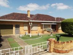 44 High St Maryborough VIC 3465 Spacious brick veneer home in absolute prime position with front and
rear access. Boasting three large bedrooms, two bathrooms, loads of
living with formal lounge, family room, dining, study and bungalow.
Established garden includes garage, carport and shed, Inspect to
appreciate. Terms 10% Deposit Balance 60 days