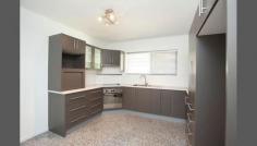 2/43-49 Lade Street, Coorparoo, QLD 4151 Offers Over $339,000 SURROUNDED BY EXPENSIVE PROPERTIES AND WITH CITY VIEWS FROM THE BALCONY YOU WILL FEEL LIKE A KING IN THIS CUTE AND TRENDY UNIT. WALK TO LOCAL RESTAURANTS AND COMMUTE TO THE CITY JUST 5 KMS AWAY. FIRST FLOOR UNIT WITH WALK UP. FEATURES A GOOD SIZED LOUNGE ROOM OPENING ONTO A BALCONY WITH THE SPARKLING CITY LIGHTS AS YOUR VISTA.