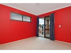 5/63 Neerim Drive Mooloolaba Qld 4557 $305,000 The address says it all close to everything, yet private. This two
bedroom unit, private because it is over the garages in a small complex
of 5, has features such as renovated kitchen with island bar, separate
laundry area and lockup garage. Close to shops and transport, as well as
the Mooloolah River, there is little to spend except for your touches.
With a long balcony for outdoor living, walk to everything, privacy this
little gem won't last.