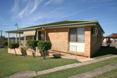 10 Flaherty St South Grafton NSW 2460 Simply an absolute delight.
Presentation spot-on, nothing to do here except move in and enjoy.
Features include: 3-bedrooms; a large living room opening onto a wide
verandah; plenty of space with the kitchen; a family room; a big
bathroom and two toilets. Ramp access at front and rear.
Handy extras with air-conditioning and ceiling fans.
Good yard space with a single lock-up garage. The home also benefits from its elevated north/east aspect.
A wonderful low cost opportunity.