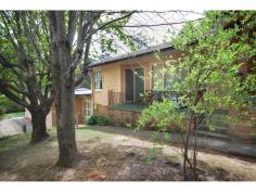 2/249-251 Katoomba Street Katoomba NSW 2780 Situated
in a small, south-side complex approx. 700 metres to Katoomba’s town
centre. The strata unit has a total size of approx. 67m2 plus its’ own
single carport space, accessed by a street from the rear. Comprising a
covered front patio, combined dining / lounge area with gas bayonets for
heating, two bedrooms, bathroom, kitchen… Situated
in a small, south-side complex approx. 700 metres to Katoomba’s town
centre. The strata unit has a total size of approx. 67m2 plus its’ own
single carport space, accessed by a street from the rear. Comprising a
covered front patio, combined dining / lounge area with gas bayonets for
heating, two bedrooms, bathroom, kitchen… - See more at:
http://www.theopoulos.com/listings/?type=residential&subtype=residential#sthash.SHEDP6If.dpuf