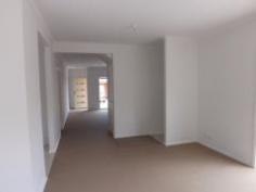 11/35 Malcolm Street Mansfield VIC 3722 QUIET AND SECURE POSITION This brand new unit is situated in a quiet court within an easy walking distance to the heart of town. The unit comprises 3 bedrooms, 2 bathrooms, excellent quality fixtures & fittings, landscaped gardens and a lock-up garage. General Features Property Type: Unit Bedrooms: 3 Bathrooms: 2 Indoor Features Ensuite: 1 Split-system Heating Split-system Air Conditioning Outdoor Features Garage Spaces: 1 Courtyard Fully Fenced Eco Friendly Features Water Tank $365,000