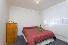 1/614 Hague Street Lavington NSW 2641
For Sale Price: $155,000
Be quick! This spick and span 2 bedroom unit offers
buyers a neat property featuring a renovated kitchen and open plan
dining & living area, heating, separate laundry and bathroom in
addition to a separate carport with a storage unit.
The property is situated in a group of 5 units and is in close proximity
to schools and shopping facilities, and is ideally suited to Investors,
First Home Buyers or those looking to downsize.