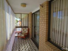 4/14 Pearl Street Tweed Heads NSW 2485 As owner moves out to be closer to family and leaving behind her ..
* Centrally located Tweed Heads unit in small block of five
* Consisting of Two bedrooms, Separate dining and North facing balcony
* Walking distance to Centro Shopping Centre, Bowls Club & facilities
* Ideal investment unit capable of returning $270 plus per week
Won't last long as owner has instructed to present all Offers. INSPECT NOW!!!!
