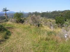 3/199 Hunters Road Yarrahapinni NSW 2441 VIEWS, VIEWS & MORE VIEWS!!!!
A vacant alotment of 9ha or 27 acres with the most incredible views
over Trial Bay, South West Rocks and beyond. Situated on the eastern
side of Mt Yarrahappinni this ex avocado and banana plantation offers
outstanding home sites with great aspects, loads of water, power to the
boundary and a short drive to Stuart's Point beaches and the Macleay
River.This really is an outstanding block. If you want to chase your
dream, start here.