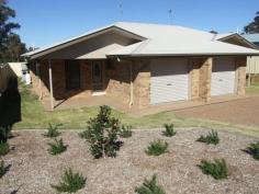 42 glen, WARWICK QLD 4370 $245,000 reduced This magnificently presented unit is a perfect investment or home for you. This unit features; *2 bedrooms *Dining room *Lounge room *Beautifully presented kitchen *Rain water tank *Good size outdoor area *Single Garage with automatic door *Reverse cycle air conditioning