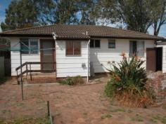 426 Kurmond Rd Freemans Reach NSW 2756 Brick and Hardie-plank family home on a large block close to schools, bus and local shops. The
kitchen has been updated but there is an opportunity for a handyperson
or keen renovator to show their creative skills on the other rooms. A
tandem garage provides accommodation for two car or use for one a plus a
workshop. To be auctioned on site at 2pm, Saturday, 15th November, 2014 Inspections: By appointment or advertised Open House.
Inspection Times Contact agent for details
Auction Time Saturday, 15 Nov 2014 - 2:00pm
Features
Fully Fenced
Secure Parking
Land Size 695 m 2 House Size 110 m 2 Council Rates $2,300 per year