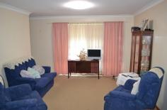 2/29 Rivers Street Inverell NSW 2360 FOR SALE: $185,000 Property Description Well located Unit Located in close proximity to shops, doctors, clubs & churches is this level 2 b/r unit. Features include wir in main, spacious living & reverse cycle air, tidy bathroom with shower & vanity, electric kitchen with pantry. Single garage with secure access, garden & courtyard