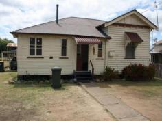 28 McEvoy Street Warwick QLD 4370 Investor Alert Excellent renturn Currently rented @ $250 per week and tenants would sign a 12 month lease. 3 bedrooms plus sleep out timber home located about 1 klms to centre of town and yes its flood free on the Southern Downs Regional Council Flood map. easy walking distance to parks and sports fields easy conversion to 4 bedroom reliable tenant recent bathroom renovation and new stove Managed by the only 7 day per week property managers in Warwick 24 hours notice required to inspect as tenants in place Sensational return on investment General Features Property Type: House Bedrooms: 3 Bathrooms: 1 Land Size: 521 m² (approx) Price per m²: $363 Indoor Features Living Areas: 1 Toilets: 1 Study Broadband Internet Available Pay TV Access Outdoor Features Carport Spaces: 1 Garage Spaces: 1 Balcony $189,000