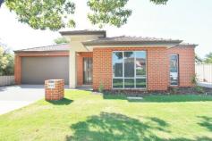 1/64 Elsegood Street Dianella WA 6059 Great opportunity to own a front 3 by 2 villa of low maintenance in a complex of 3 built by a fine Italian builder.
This front 3 x 2 villa + study/Theater room, living + laundry with alfresco under main roof.
FEATURES:
Chef kitchen
Stone bench tops
BOSCH appliances + Dishwasher
Tiled living areas with high ceilings
Ducted Air conditioning throughout
Clay tiles with Colourbond guttering and fascias