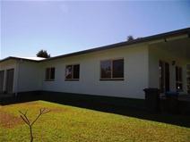 12 WEBB Crescent Innisfail QLD $249,000
Awesome first home or investment Located in East Innisfail on approx. 809 Corner block Located on the East side solid block exterior and interior Three Bedrooms with ensuite Open planned kitchen and living area Security screened Two bay lockable garage Ring Ronnie now 0417 760 500 and he will arrange for you to see your new home or next investment