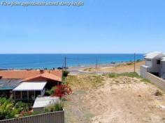 1/6 Sussex Place HALLS HEAD WA 6210 You won't find better than this development site in WORLD CLASS location! WHY YOU SHOULD BUY ME: - Huge 1118sqm block - Zoned R12.5/25 (potential 2 or 3 unit site) - Panoramic Ocean Views - Absolute BLUE CHIP location in quiet cul-de-sac - Just meters from the beautiful blue water of the stunning Indian Ocean - Couple minutes' walk from Doddy's Beach and Blue Bay - Only 2km from Mandurah Ocean Marina