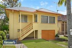 44 Essex Street Mitchelton QLD 4053 Create Your Perfect Home Don't miss this great opportunity to secure your new home in the ever popular Mitchelton property market. Well positioned in the peaceful and convenient Essex street makes this home one of the smartest buys the area has to offer. The only limit to this homes true potential is your imagination! With features that include: 2 good sized bedrooms one with air-conditioning Open living and dining area Large kitchen with ample bench and storage space Bathroom includes combined bath and shower Fully fenced 405sqm block Established and private back yard 1 Car garage under the house 72sqm of sealed and secure workshop/storage area Nearby services: 800m to Kmart Shopping Centre 1350m to Brookside Shopping Centre 1050m to Blackwood St cafes 350m to Parks 550m to Childcare 450m to Schools 450m to Oxford Park train station 8km to Brisbane CBD Scott Rumble 0449 041 474 General Features Property Type: House Bedrooms: 2 Bathrooms: 1 Land Size: 405 m² (approx) Indoor Features Air Conditioning Outdoor Features Garage Spaces: 2 Other Features Property condition: Fair Property Type: House House style: Highset $450,000