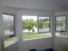 4/58-60 Gatton Street Parramatta Park Qld 4870 2 Bedroom Fully Furnished Apartment in Small Complex 2
bedroom, 1 bathroom fully furnished and self contained apartment.
Located in a small complex of 4 apartments close to town and within
walking distance to TAFE and public transport. Located on the first
floor which is also the top floor, with a private balcony to enjoy the
breeze. Features: - 2 Bedrooms - 1 Bathroom - Fully Furnished - Fully Self Contained - Air Conditioned - Security Screens - Single Lock Up Garage - Balcony - Minutes to town - Close to TAFE Available from 14/11/2014 $290.00 per week for 6 or 12 month lease