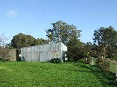 Lot 2, 35 Neates Road Campbells Creek Vic 3451
Showcasing views to the North, East and South, and situated in a very quiet location.
Offering a spacious, scenic building block of 1407m2
Features a large country shed (with power), incorporating a
studio/garage, machinery shed and tool shed, plus a 23,000 litre
capacity concrete water tank.
The Horse paddock featuring a graceful pink flowering gum tree, has
access to small stable.There is Abundant bird life including
kookaburras, eastern rosellas, king parrots, blue wrens and honeyeaters.
Town water, mains power and sewer will be provided to the boundary.
All this just a short 5 minute drive to Castlemaine CBD and V Line Railway Station (providing hourly services to Melbourne).
Secure this Lifestyle Land and Start Building your Dream Home Today!
