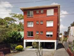31 Chelsea st Surry Hills NSW 2010 Sunny New Built in wardrobes Great Location, walk shop/restaurants, handy to transport Quiet Cul de Sac Pets allowed Investors Note Rent Guarantees from $ 525 pw, 2 years & depreciation benefits Body corp fees approx $550pq, Water approx $150pq Rates approx $250pq Contact Grant Keeble 0418 640 418 Saturdays from 10:00am - 12:00pm