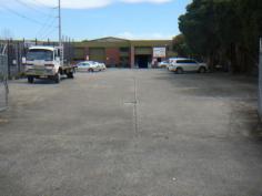 2/7 Belmore Avenue, Mount Druitt, NSW 2770 Strata Area: 233sqm
- Currently rented on a monthly basis to a storage/ transport company
- Single roller door access
- Face brick construction
- Private & Secure Location
- Current Zoning: 4(a) General Industrial—refer to Blacktown City Council
- Seven (7) Allocated car park spaces on title
- Great location to nearby shops & public transport
- Great truck turning area & Access
Floor Area:
233 m²