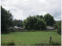 17 Oak Street Bonalbo NSW 2469 Set in the vibrant rural village of Bonalbo, at the ' top of town' ,
with fantastic rural vies and a short walk to shops, pub and school
* Nice flat level block with power at fence and phone running through ( huge 1/4 acre block )
* Bonalbo has town water available, sealed road right to the front and 65 kms to Casino, and 105 to QLD Border