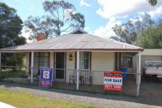 6 Carter Street Cammeray NSW 2062 Well presented 3 bedroom weatherboard cottage sited on a generous corner block in the main street. Easy stroll to shops, hotel and schools. Features open living area, kitchen with natural gas and combustion stove. Main bedroom with ensuite, R/C S/S air conditioner. Carport, garden shed, great yard area, vegie patch and shed.