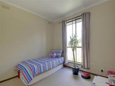 4/8-10 Roseneath Street TRARALGON VIC 3844 $229,000 This address offers the convenience of a short walk to the CBD, featuring 2 spacious bedrooms with built in robes. An open living/meals area with split system air-conditioning, cathedral ceilings is light filled, roomy and surprising spacious. The well-appointed spacious kitchen with breakfast bar overlooks the meals living zones. A functional bathroom is well positioned to cater for both bedrooms with separate toilet and laundry. Externally the unit offers single carport with workshop and storage area, fully enclosed rear courtyard, with established gardens providing a low maintenance option.