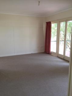 2a Plume Street Redcliffe Qld 4020 Run don't walk - Hot Redcliffe Buy Our interstate investor says sell so make your best offer ASAP. Situated in central Redcliffe is this solid low set home within walking distance to shops, transport and the park 2a Plume Street features; > Three bedrooms > Balcony off dining > Carport > Garden Shed all of this set on a good sized block in Redcliffe. David Teasdale 0403751551
