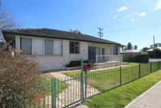 28 Court Street Mudgee NSW 2850 $299,000 Very neat and tidy 3 bedroom family home featuring tiling throughout, modern kitchen, two bathrooms, two good size living areas, low maintenance fully fenced yard with side access and carport at rear, huge outdoor laundry and experience complete temperature comfort with 3 x R/C air conditioners. Property Details Bedrooms 3 Bathrooms 2 Garages 1