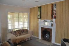 6 Carter Street Cammeray NSW 2062 Well presented 3 bedroom weatherboard cottage sited on a generous corner block in the main street. Easy stroll to shops, hotel and schools. Features open living area, kitchen with natural gas and combustion stove. Main bedroom with ensuite, R/C S/S air conditioner. Carport, garden shed, great yard area, vegie patch and shed.